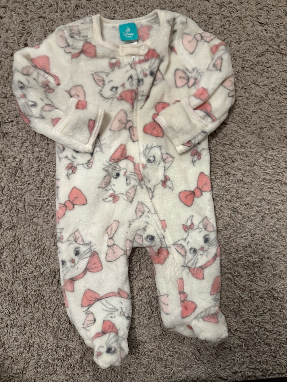 🎀 Aristocrats Marie fuzzy pajamas 🎀